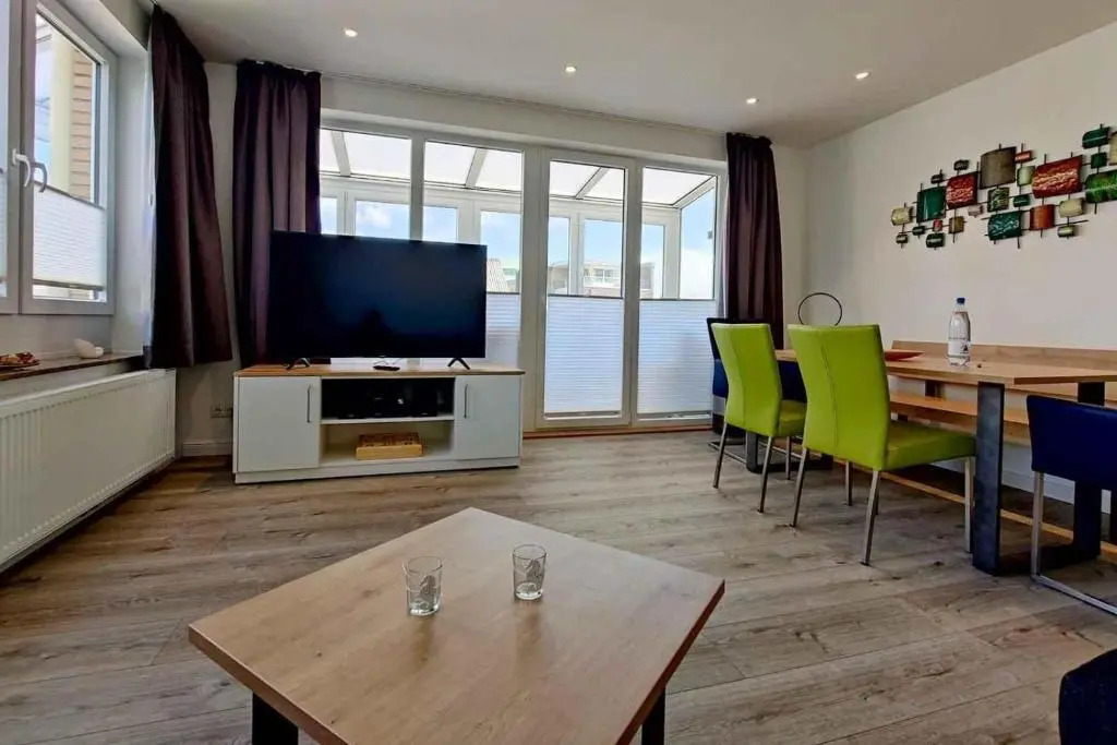 Grosse-Ferienwohnung-14-mit-Meerblick-und-Strandkorb-im-Haus-Seeluft-in-Duhnen