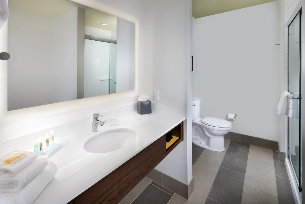Holiday Inn & Suites Arden - Asheville Airport by IHG