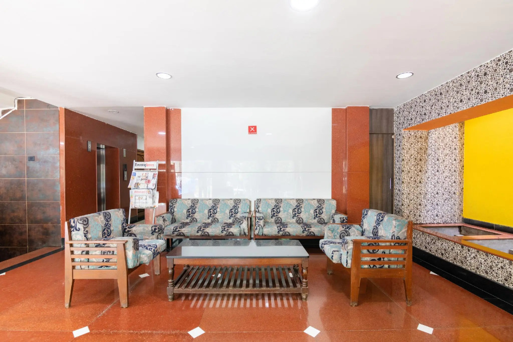 OYO 3778 Hotel Pulkeshi