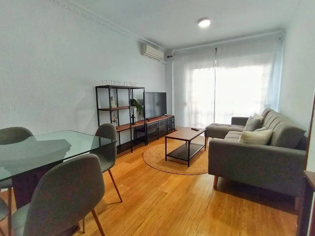 Apartamento con PARKING gratis en CENTRO, Merced