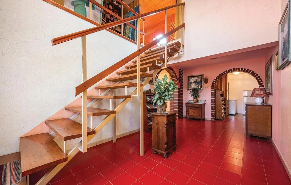 Stunning Home in Rovinj With Wifi and 5 Bedrooms