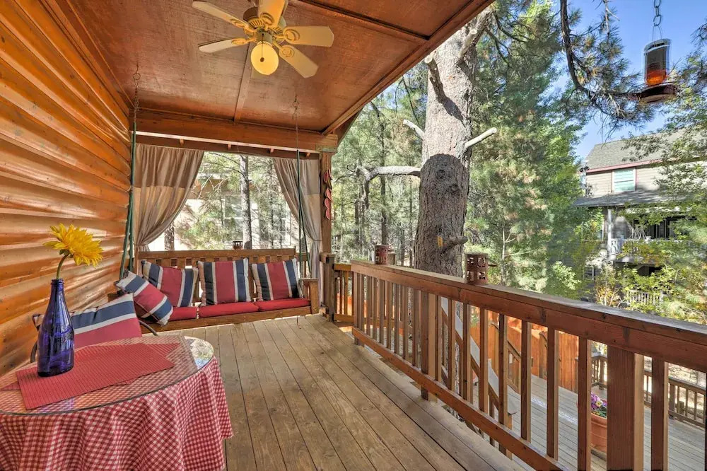 Rustic Cabin w/ Deck ~ 4 Mi to Old Town Flagstaff!