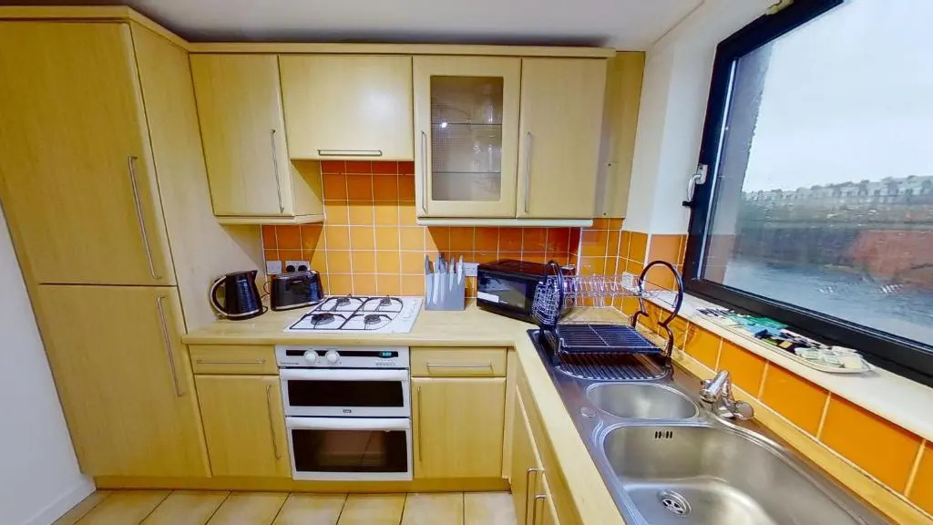 OrangeApartments Riverside Drive,5 Minutes from City Centre