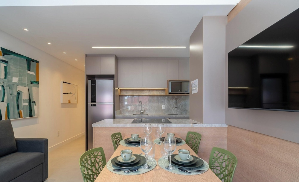 Fully Equipped Apartments 220 m From the Beach in Jurerê Rtys