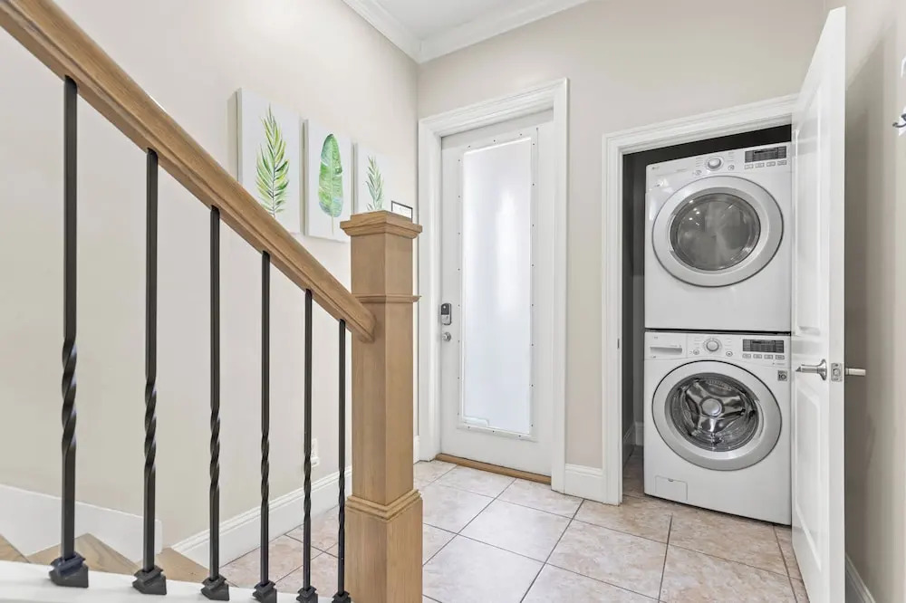 Gulf View Balconies! 3 Story Townhome With 4 Bedrooms, 4 Bathrooms! Sleeps 12