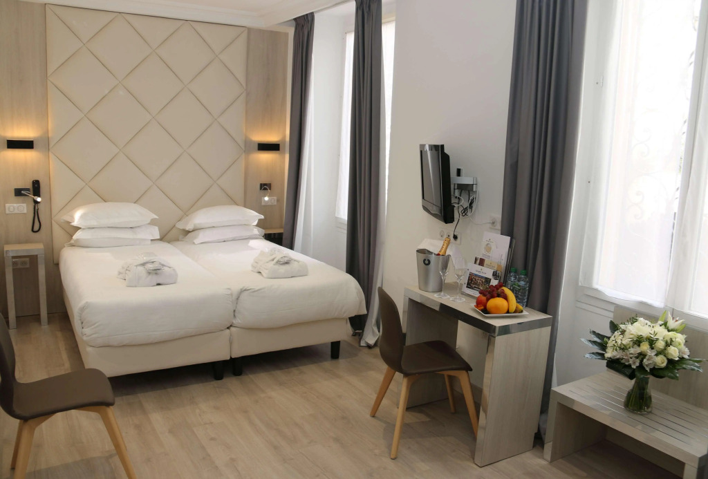 GOLDEN TULIP CANNES HOTEL de PARIS
