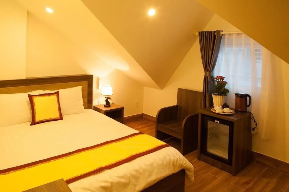 Dalat Holiday Hotel