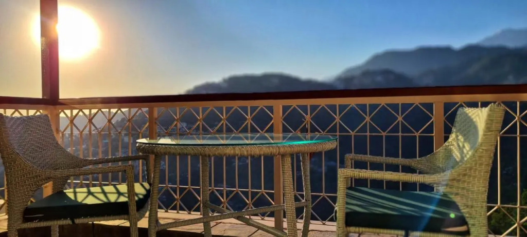 juSTa Birding Resort & Spa - Best Dhauladhar View Resort