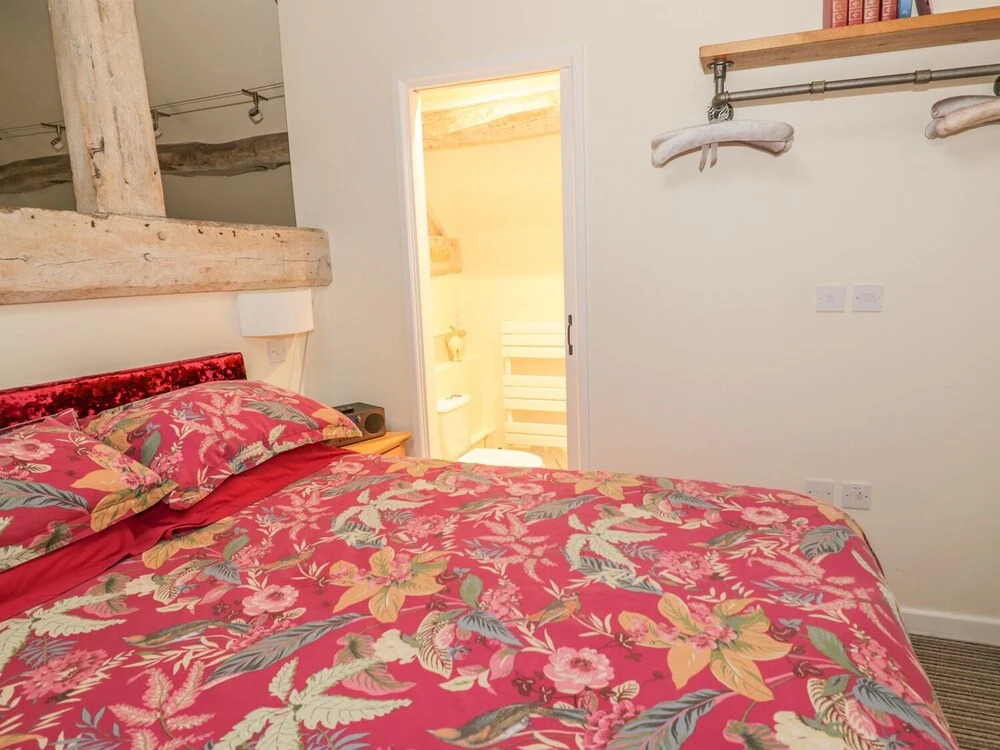 The Bolt Hole, Tiddington