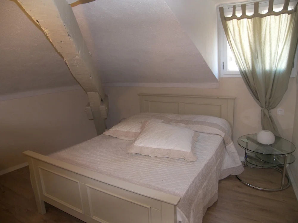 Charming apartment Forville Market