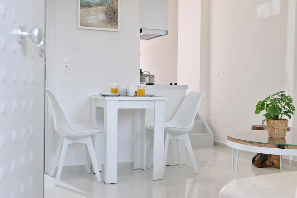 Alekos Suites