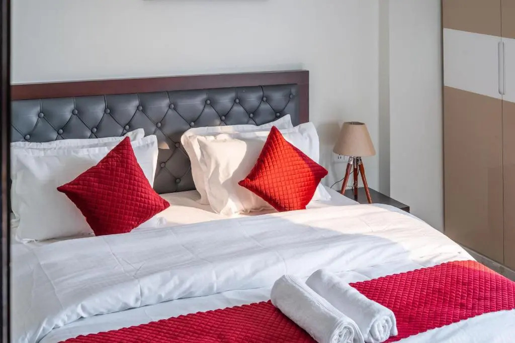 The Lodgers 1 BHK Serviced Apartment Golf Course Road Gurgaon
