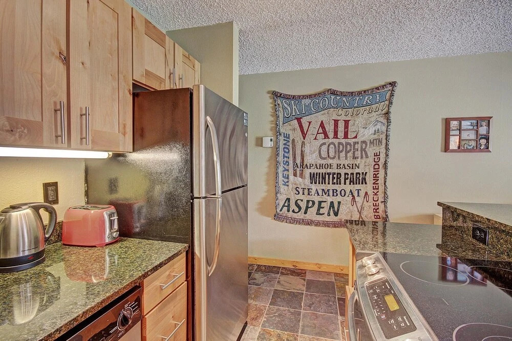 Amazing Ski in-out Condo With Mountain Views - FP114 by RedAwning
