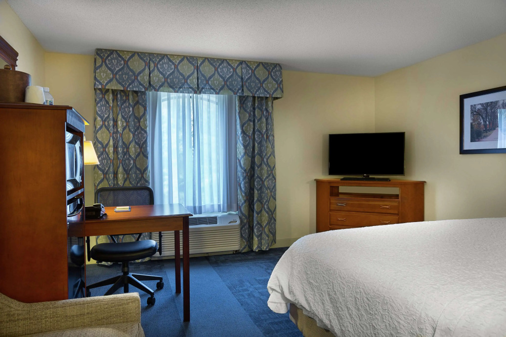 Hampton Inn Belmont at Montcross