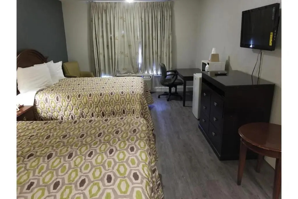 Regency Inn & Suites Houston East I 10