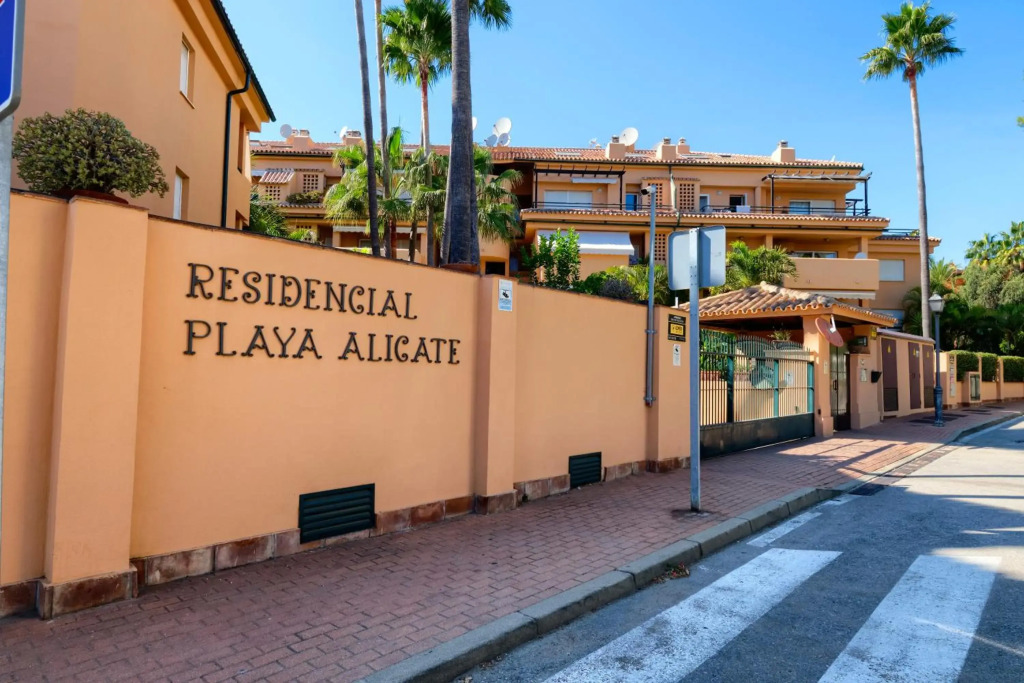Playa Alicate, 2 Bedroom Beach Apartment