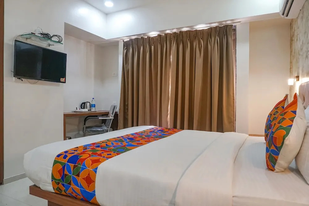 FabHotel Emersion Residency - Nr. Dnyanjyoti Savitribai Phule Udyan