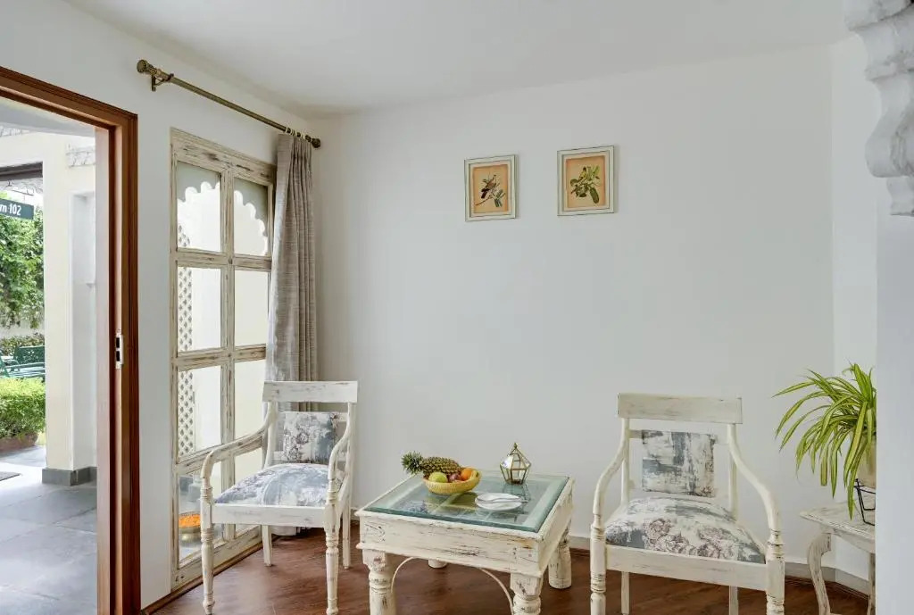 Swaroop Vilas - Lake Facing Boutique Hotel