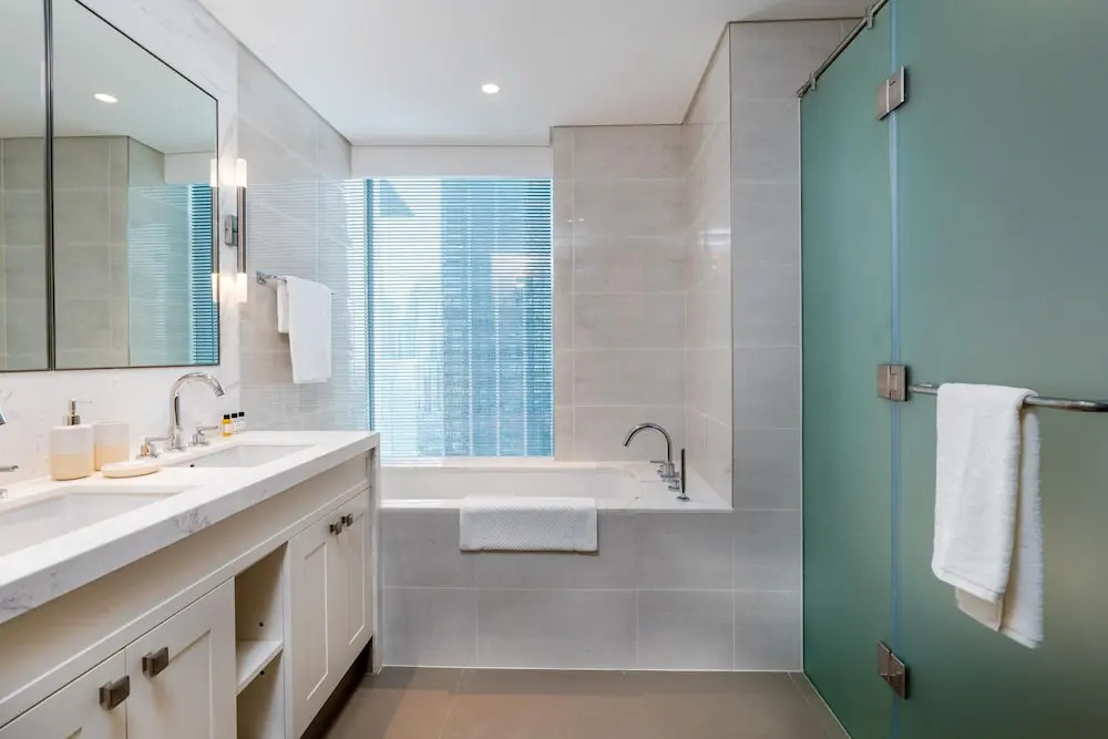 SuperHost - Modern and Unique Apartment with Fountain Views