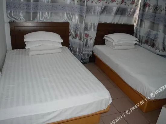 Huanggangren Hostel