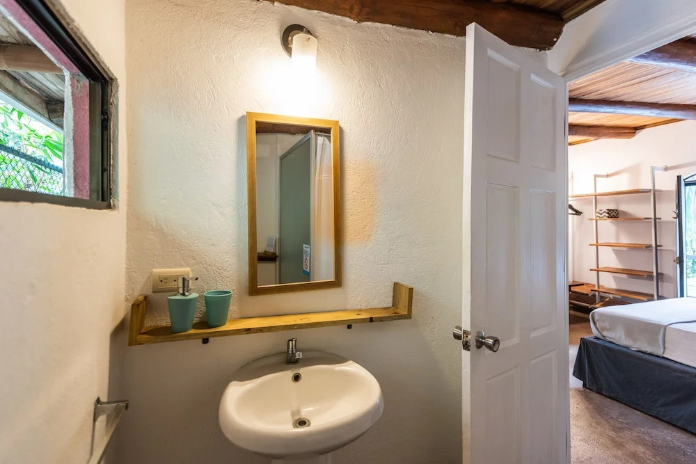 Believe Surf & Yoga Lodge Santa Teresa