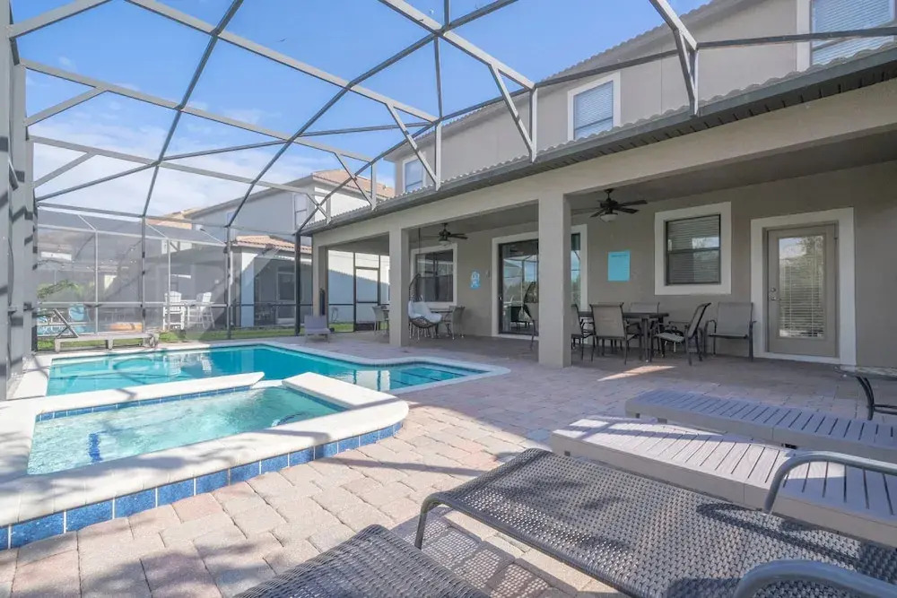 Free Pool Heat if you Stay in the Month of November