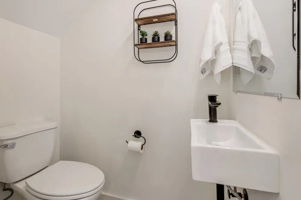 < 2 Mi to Dtwn: Modern Townhome in Knoxville