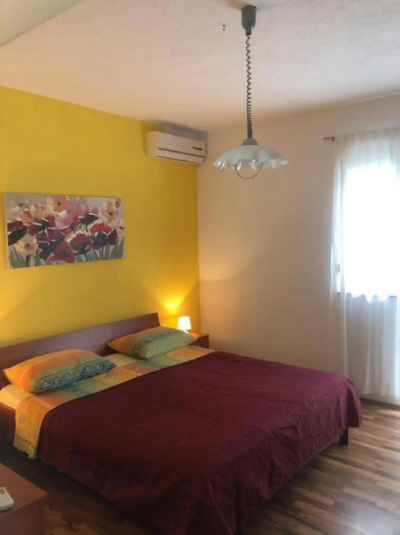 Domagoj - on the beach - A1 crveni(2+2)
