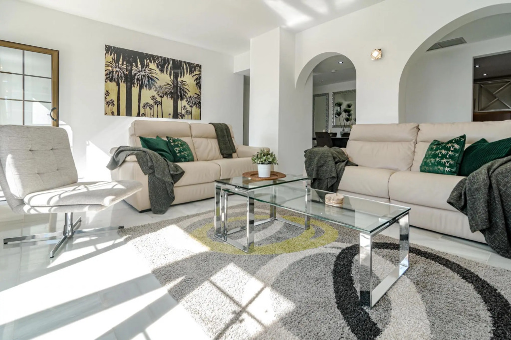 AB4 - vacation home, Marbella by Roomservices
