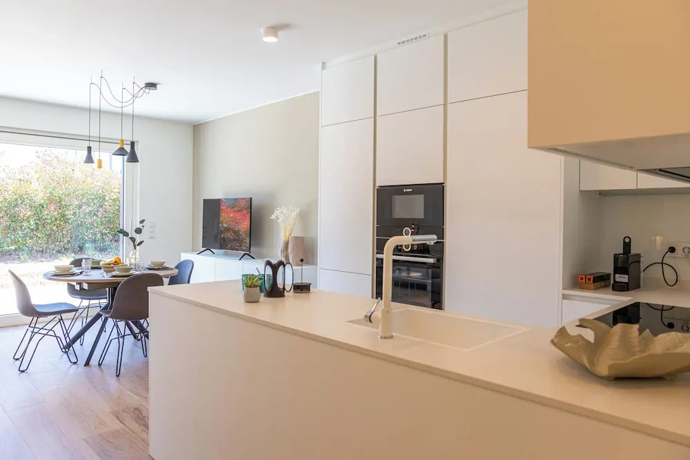 En Suite bedrooms at Reckenthal House by Rentaroo