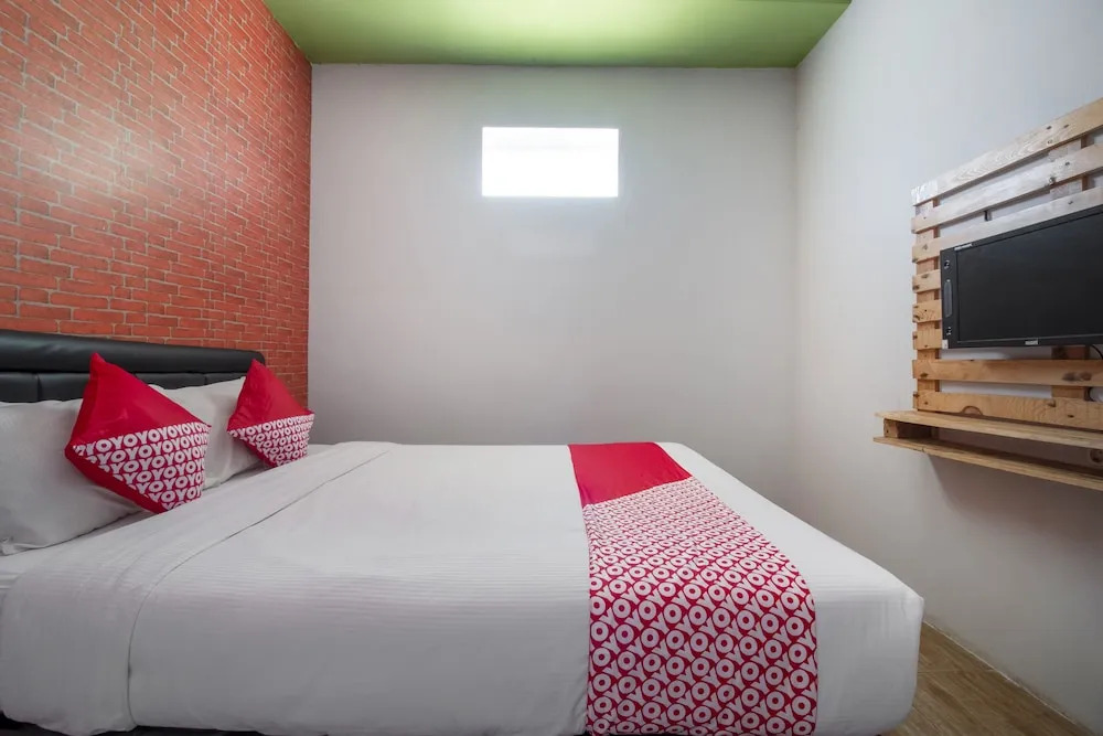Bwalk Hotel by OYO Rooms
