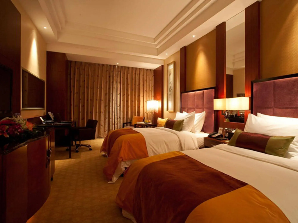 Celebrity City Hotel