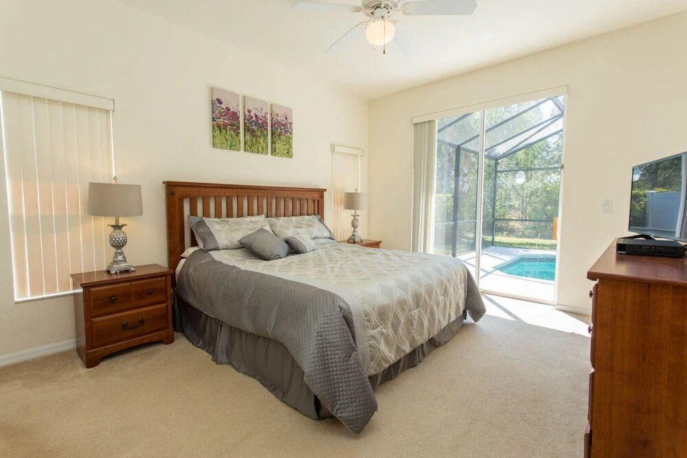 Newly Renovated Gorgeous Modern 4 Bed Villa With South Facing Pool & Spa