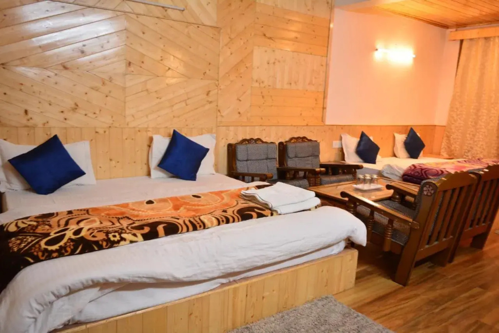 Hotel Neelgiri - Manali Diaries
