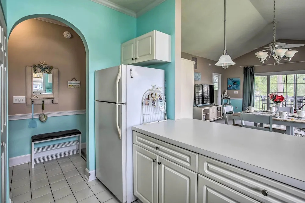 Lovely Myrtle Beach Condo: 4 Mi to Boardwalk!