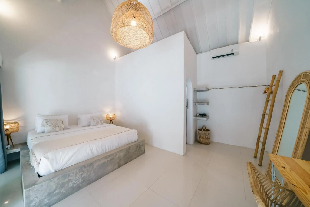 Villa Santorini - Boho-Chic 3-Bedroom Villa in the Heart of Berawa!