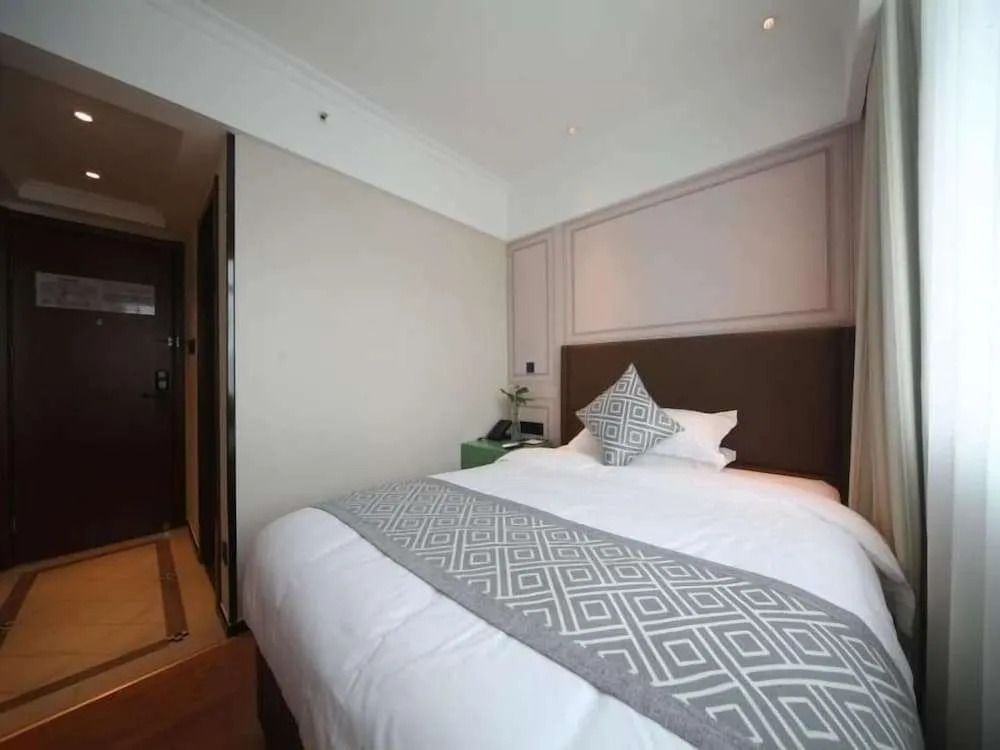 GreenTree Inn ShangHai WuNing Road ZhenPing Metro