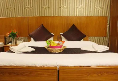 Hotel Delhi Marine Club C6