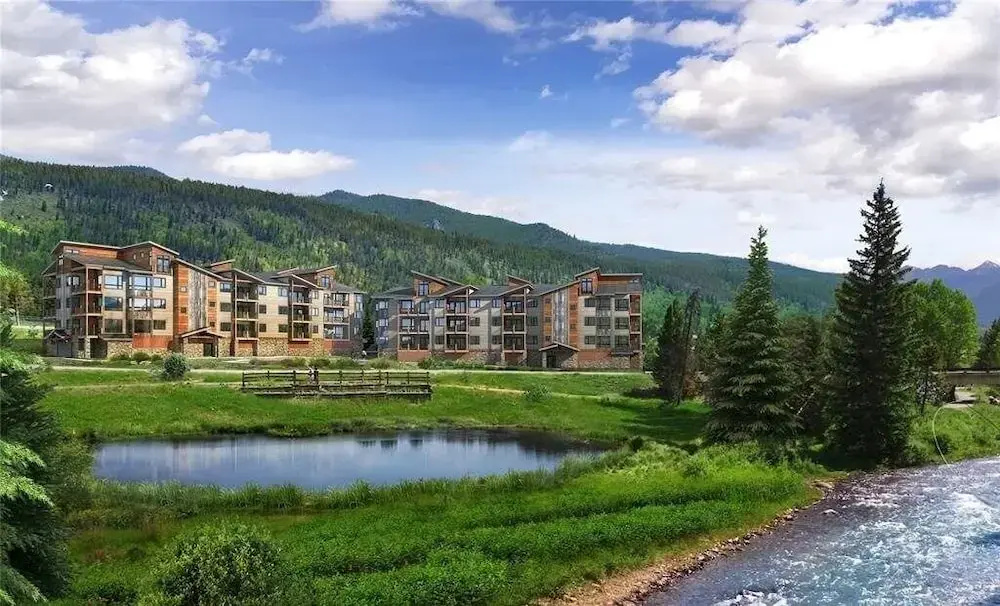 Spacious And Luxurious 2br Condo