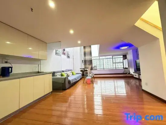 Yingbao Duplex Apartment (Beijing Capital Airport Linhe Development Zone Branch)