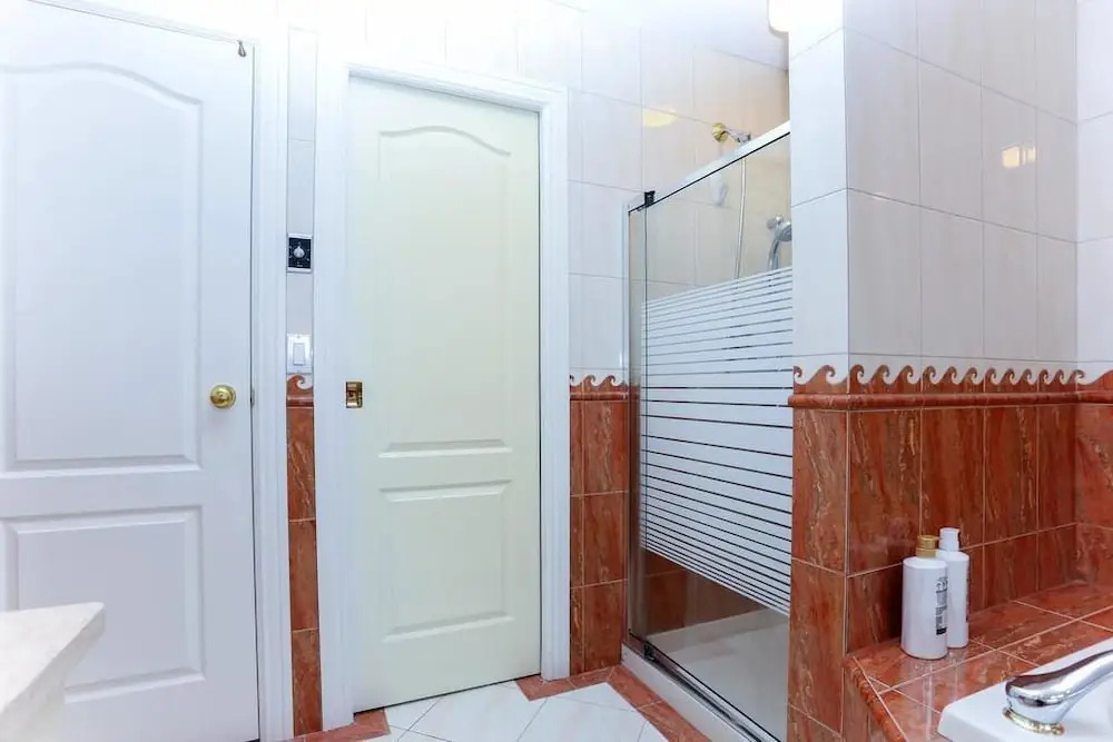 Grand Spacious Suite near YVR by Elevate Rooms