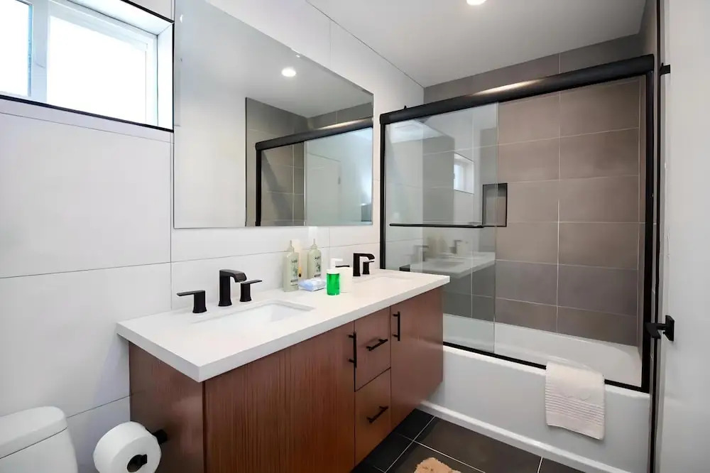 Los Angeles 3BR Villa Suites-FreeParking