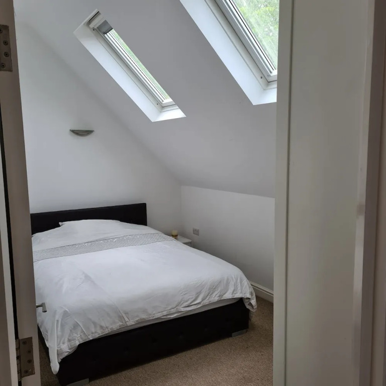 2-bed Loft Apartment for 5ppl With Private Parking