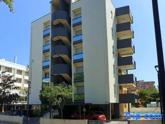 One Bedroom Flat With Balcony Next to the sea