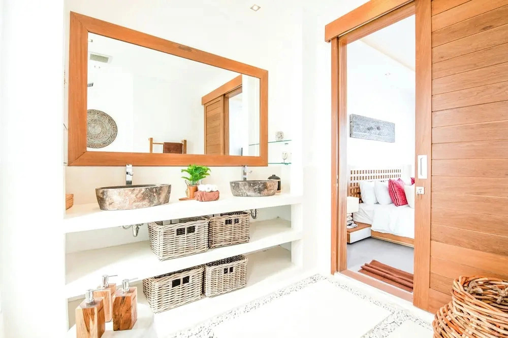 Chic 2BR Villas, Brawah Hub, 300m to Coastal Bliss