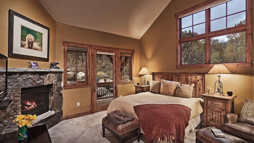 Bears Grande 8 BedroomHoliday home By Moving Mountains