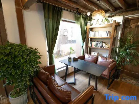 Lijiang Chanqi Holiday Courtyard Inn
