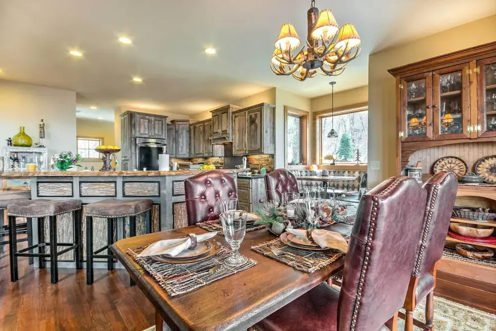 6 Mi to Sapphire Ski! Mtn-view Gem w/ Resort Perks