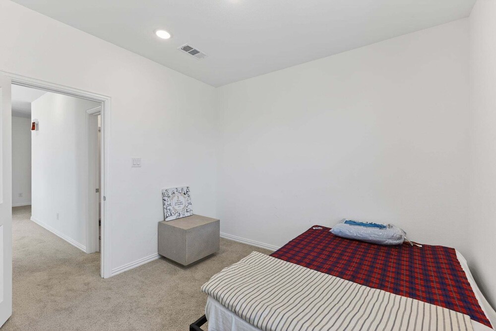 Private Escape Near Dfw Fort Worth At&t Fifa 2 Bedroom Home