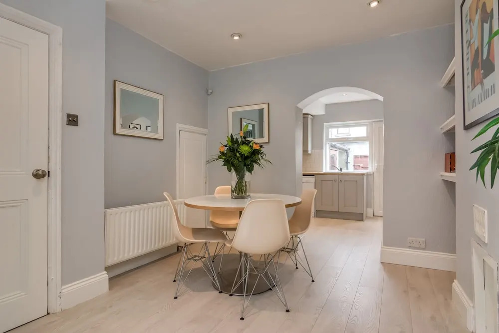 Meadowbank Place